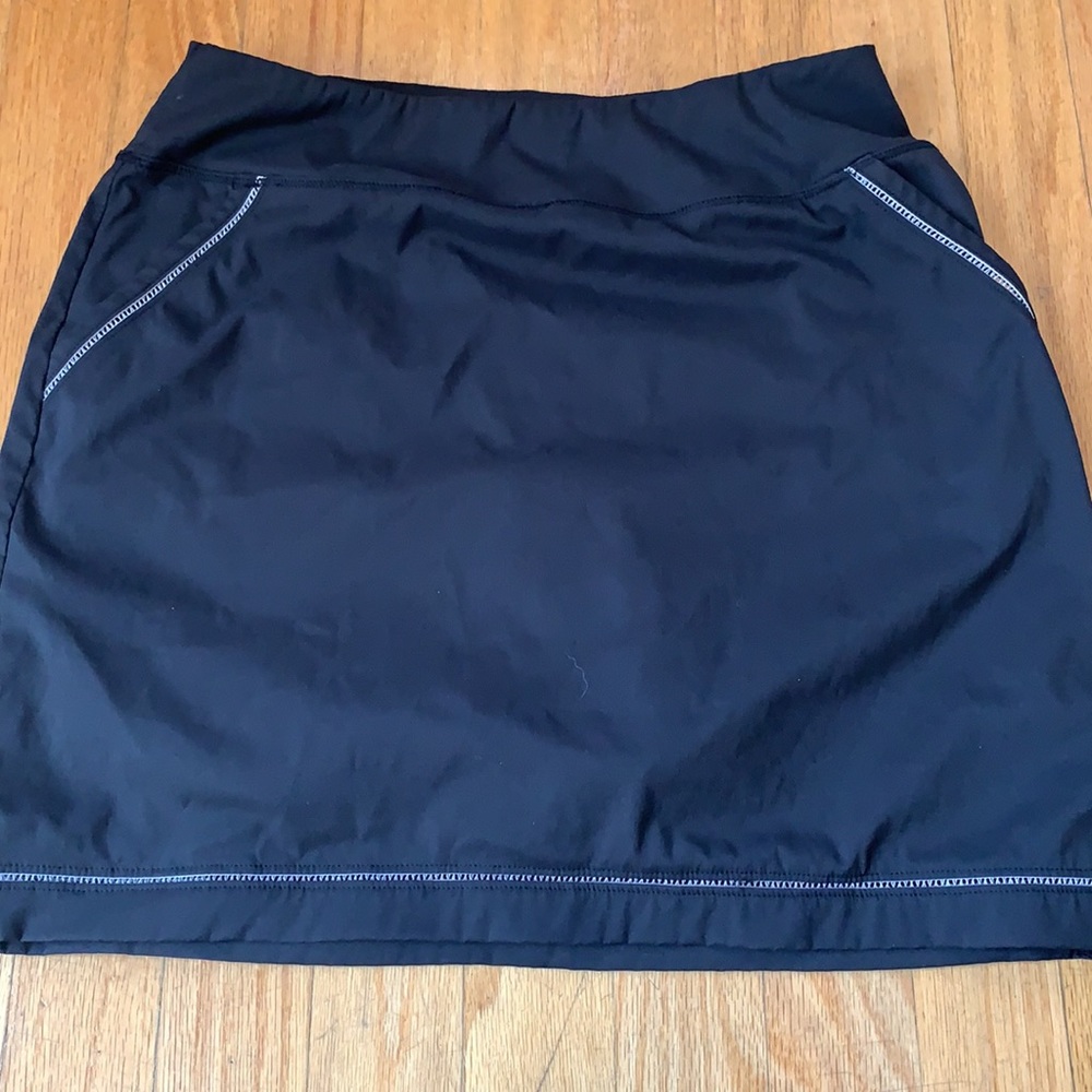 Vintage Adidas skirt with pockets and built in shorts *size S